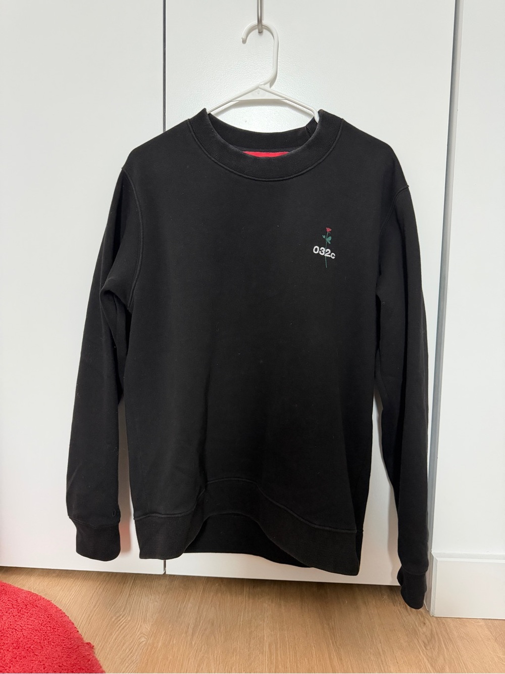 Black Crewneck Sweatshirt with Rose Embroidery